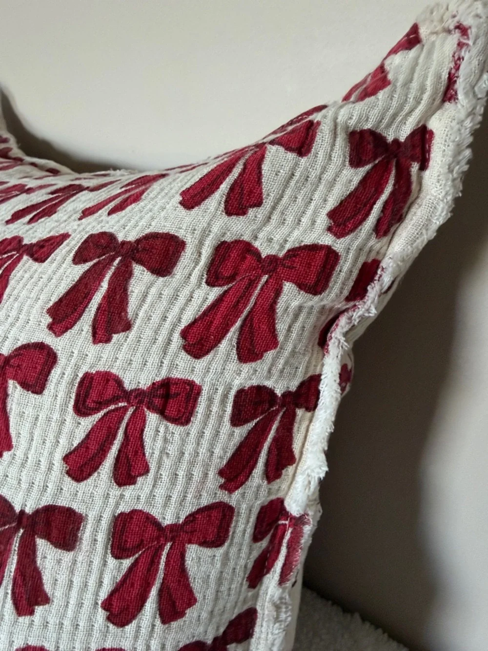 Holiday Christmas Red Bow Pillow Fringe Ivory NEW!